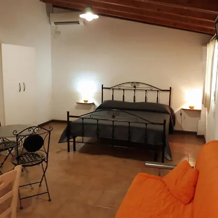Tenuta Honey B&B 산티시도로